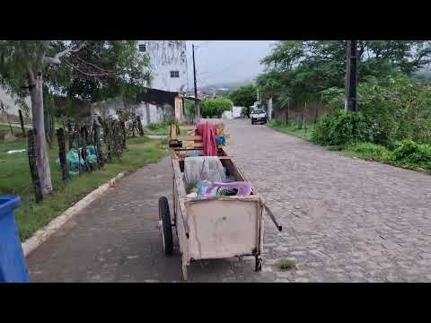 MOSTRANDO A LIXEIRAS QUEBRADA É  A RUA DA SAUDADES AQUI  EM TUPANATINGA PERNAMBUCO 