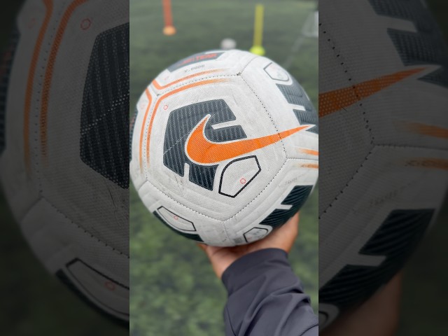 Vídeo relacionado con Forhome Fútbol de Entrenamiento Balón,Pelota de Ocio para balones de fútbol,Pelota Futbol,Balón de Fútbol Tamaño 5,Balón de fútbol Impermeable para Entrenamiento Deportivo (Rojo)