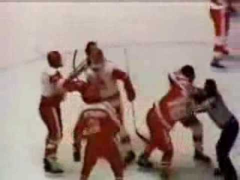 Hockey fight USSR vs CANADA team vs team 1987