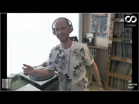 LiveSpin presents 4-4 Sessions with Tommy Bones