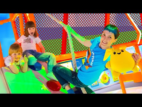 Where's Lucky? Bianca, Mommy, and Carl are searching for Lucky at the kids' club.