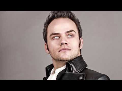 Andrew Owens sings Ramiro’s cabaletta from ‘La Cenerentola’