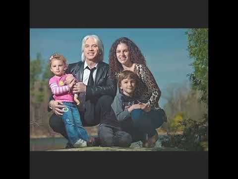 Dmitri Hvorostovsky lifestyle and his beautiful family