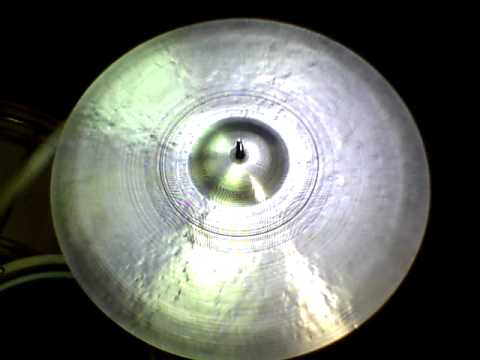22 TW Kontroversial Ride, 2404g - Handcrafted cymbals by Craig Lauritsen.MOV