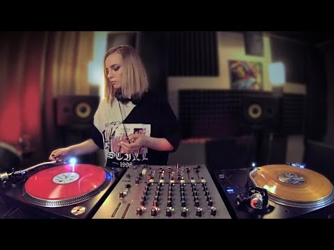 DAXA Vinyl Techno Mix