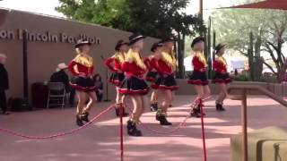 Desert Cactus Kickers - Two Step Round Xmas Tree