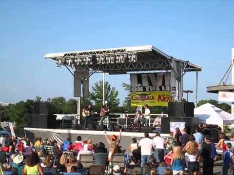 Rodney Atkins - About the South - Live at Carl Black Roswell