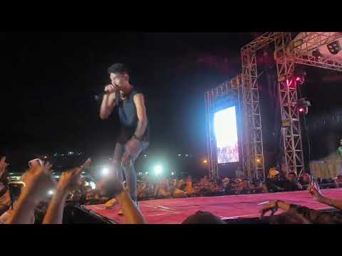 TAMANG Pung kisah Fresly Nikijuluw konser diacara hut kota jayapura PTC entrop