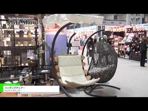 成功した屋外デザインの 34 のアイデアからなるガーデンハンギングチェア  庭園