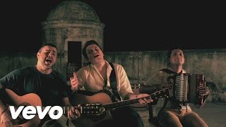 Gusi & Beto - Como Me Duele (Video Version) ft. Luis Enrique