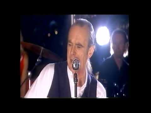STATUS QUO - The Party Aint Over Medley (Avenue Of Stars 2005)