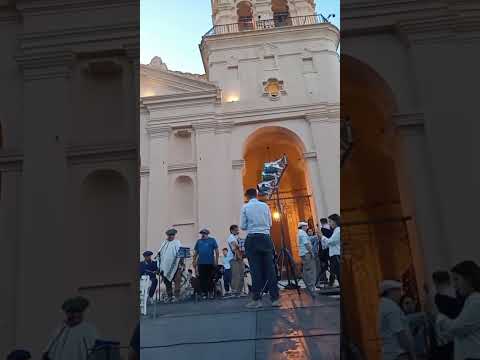 NAVIDAD EN LAS CALLES DE CÓRDOBA 2025.- IGLESIA CATEDRAL. ARCO IRIS 😜💪🌈🇦🇷🎧🎵🎵🤩