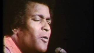 Charley Pride -  "Kaw Liga"  ((Live 1975))