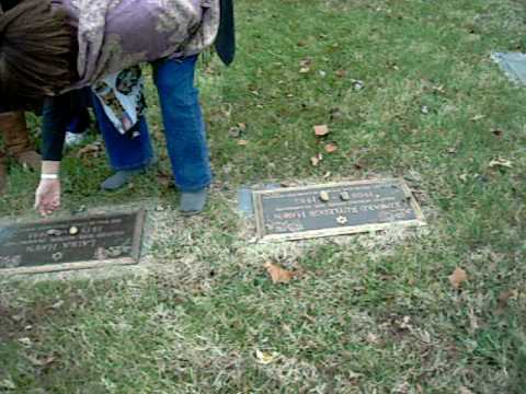 esther, marcia and linley at cemetary