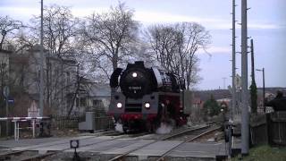 preview picture of video 'Dampflok 01 509 mit Weihnachtszug in Quedlinburg und Thale (+ 246 001)'