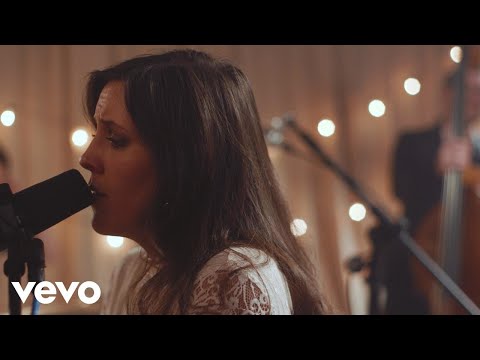 Shelly E. Johnson - Christmas Is Beautiful (Official Music Video)