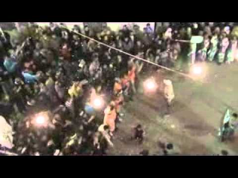 مظاهرة مسائية في حي بابا عمرو في مدينة حمص