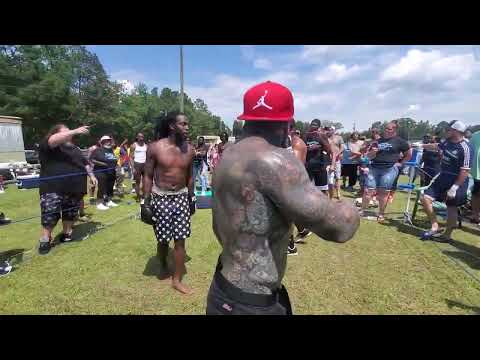 EL CHAPO vs. SOUTH CACKY