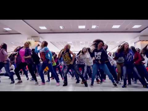 Sis n Bro Moldova Flash mob - Happy Valentin's Day! Flash mobs from the World
