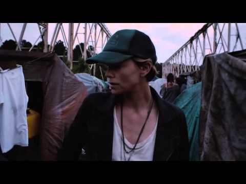 Lugares Oscuros  - Dark Places - Tráiler Oficial