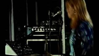 Paul McCartney Junior&#39;s Farm and Three Legs