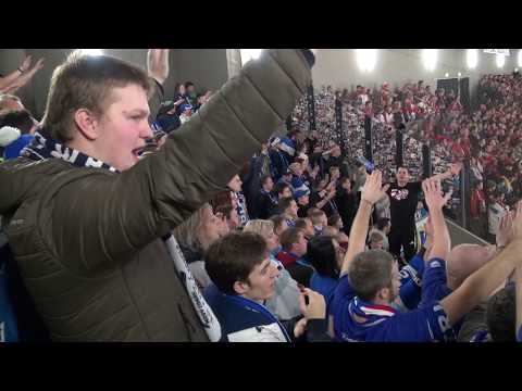 Kometa expres: brněnští fanoušci při zápase v Pardubicích