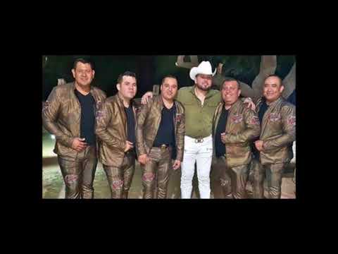 Roberto Tapia En Vivo Con Los Nuevos Rebeldes En XV Años (DISCO COMPLETO)