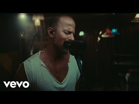 Kip Moore - Rivers Don't Run (Stripped)
