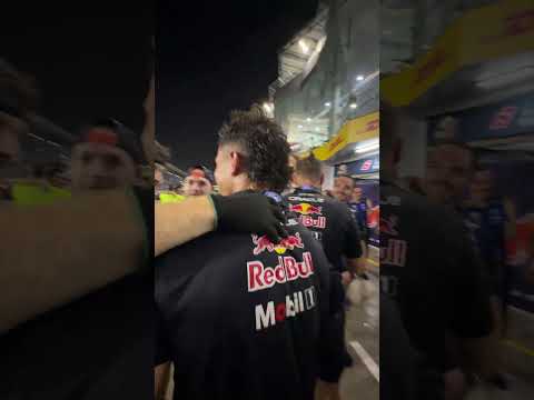 Admin: 🏃🤳 #F1 #RedBullRacing #BahrainGP