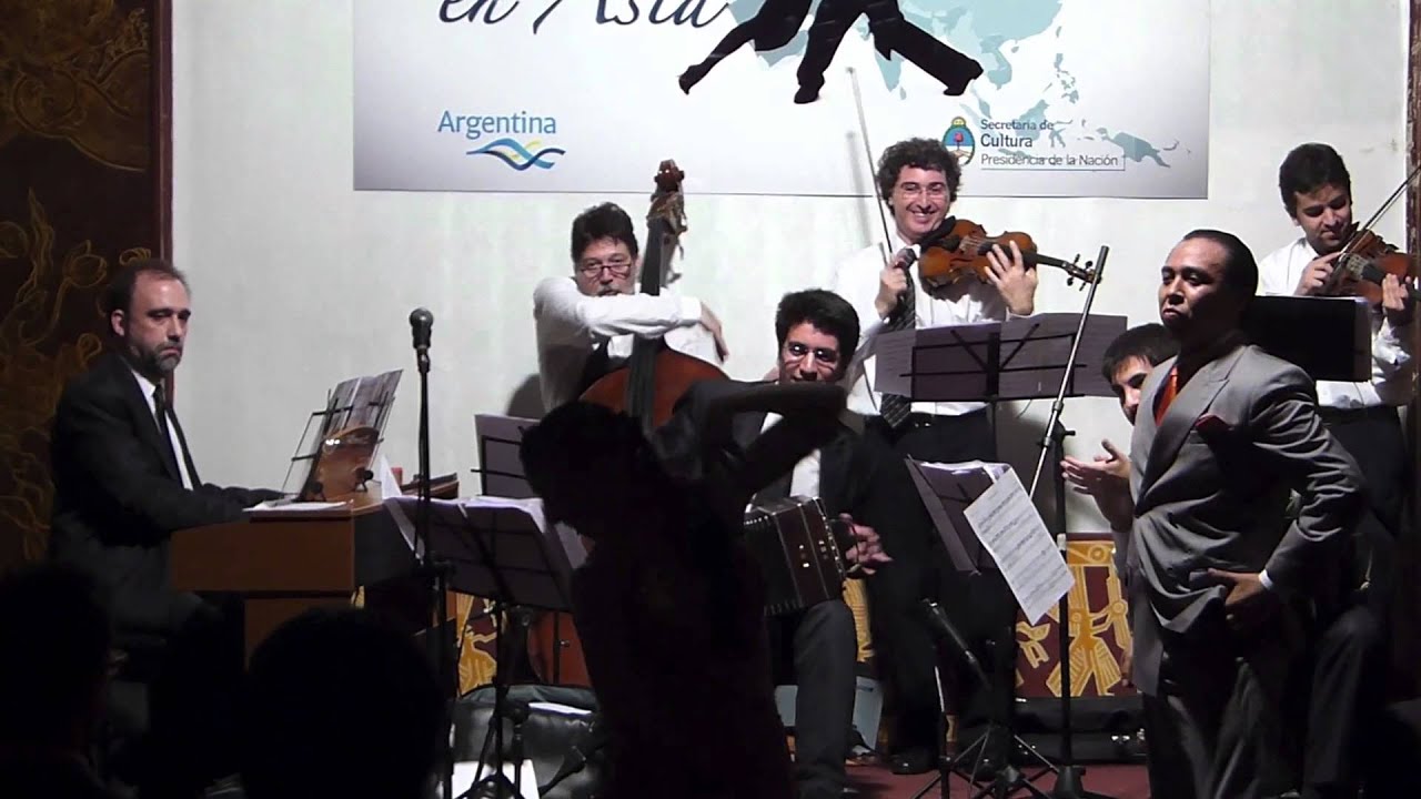 Video thumbnail for Iván Romero y Silvana Nuñez, junto a la Selección Nacional de Tango en Hanoi