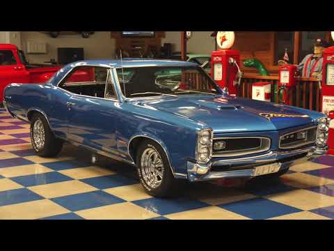 Clash of the Classics - 1966 Galaxie 500 vs. 1966 GTO