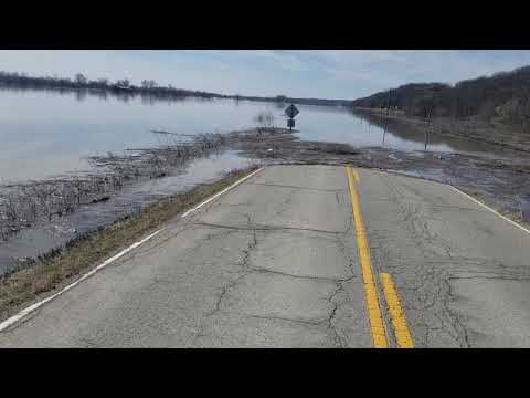 Road to nodaway during the flood.