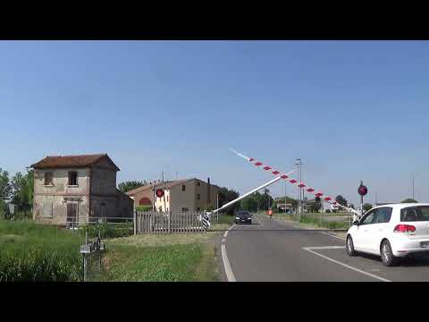 Passaggio a livello di via Cantone - Quistello (MN) / Level Crossing / Bahnübergang / Paso a nivel