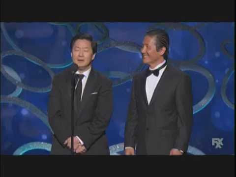 Peter Scolari wins Emmy Award for Girls (2016)