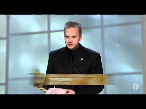 Tim Robbins Wins Supporting Actor: 2004 Oscars