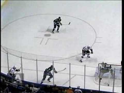 Alfredsson goal 2/3 vs Lightning - Jan 24/08