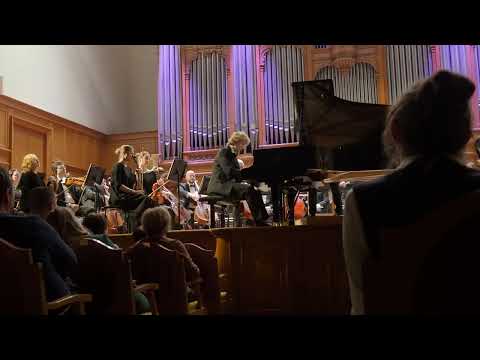 С. Рахманинов - концерт №2 для фортепиано с оркестром.  (Солист Иван Бессонов)
