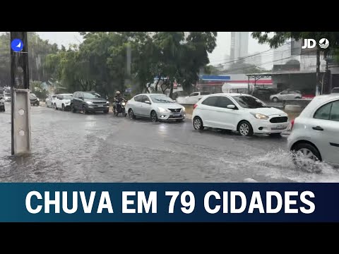 Muita chuva e ruas alagadas em Natal e outras cidades do RN, com previsão de mais chuva