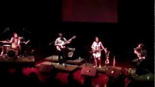 JAZZ JAUS Y CAROLINA ARAOZ