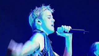 Aaron Carter bounce live