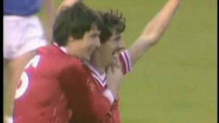 Ian Rush erzielt vier Treffer gegen Everton