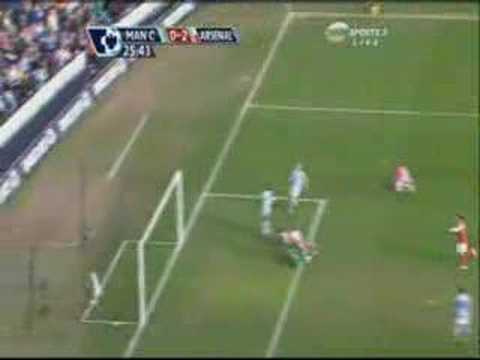 Best Goal Eduardo vs Man City