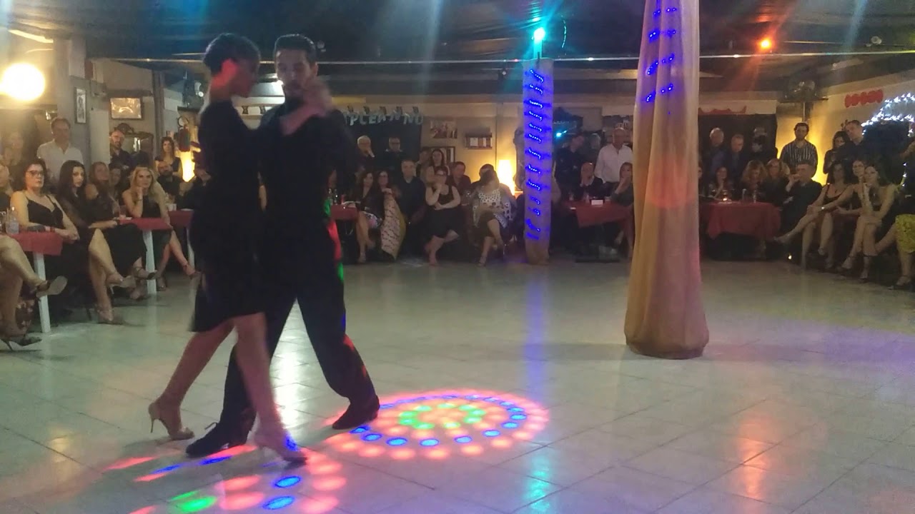 Indira Hiayes - Dante Sánchez / "Valsecito criollo" por D'arienzo en Bari, Italia