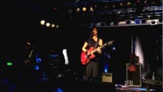 THE TRUMAN SHOW ( lui riprende dall'alto) - Cristina Donà