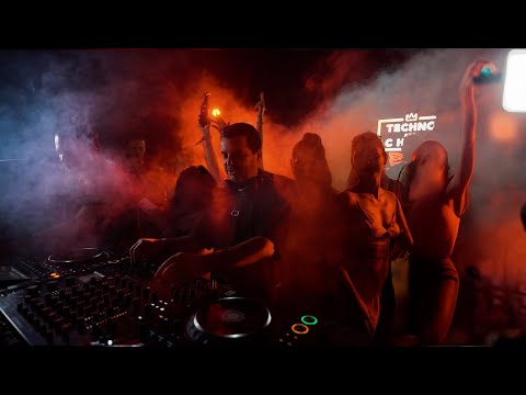 The Legend Behind the Decks / BETOKO @Boatriders @technoandchill