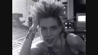 Music Video: Don&#39;t Wanna Fall In Love - Jane Child, 1990 - Warner Brothers Records