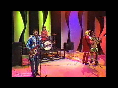 The Beatnix - Getting Better (Beatles cover) - 18 June 1993 Ray Martin Midday Show TCN9