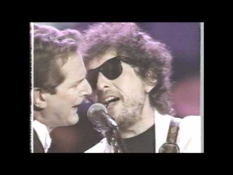 McGuinn, Hilman, Crosby and Dylan perform Mr. Tambourine Man.wmv