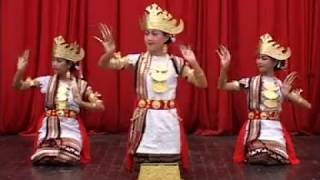 Download lagu Tari Sigeh Penguten / Tari Sembah Lampung. Baku mp3 Download lagu Tari Sigeh Penguten / Tari Sembah Lampung. Baku mp3