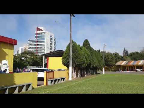 Jovem tem perna amputada ao sofrer acidente com trator no Alto Vale